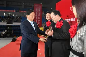 与武大共谱校城融合发展新篇章！王忠林今日致辞感谢这所中国“最美大学”图片