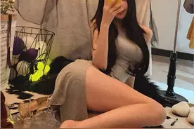 小说：我装盲人按摩师上门服务，不料顾客竟是美女总裁，顿时傻眼图片