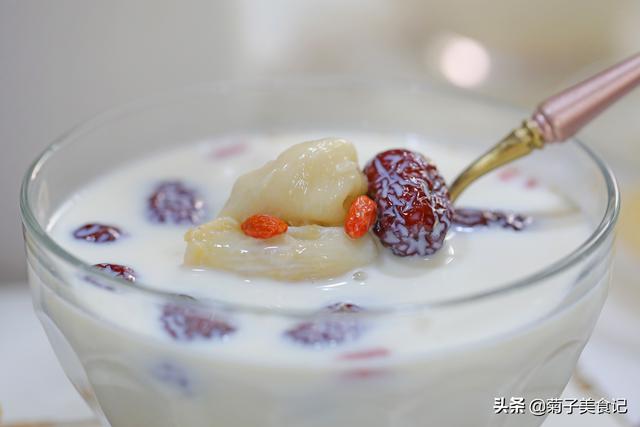 花胶炖牛奶用什么糖 2026年花胶牛奶糖水