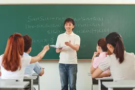 课堂上老师应该扮演什么角色图片