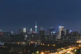 成都土拍颗粒无收背后，激进正荣踩刹车，盈利困境何解图片