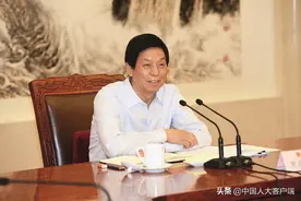 扩大代表参与，让立法更好反映民意、造福人民图片