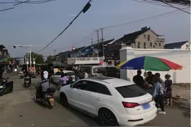苏州一处城中村：白天街道空无一人，入夜开始狂欢图片