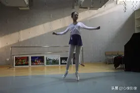 田埂上的芭蕾女孩，她们比大片更励志图片