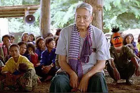 波尔布特的女儿在2004年结婚，继父邀请乔森潘参加她的婚礼图片