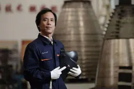 中国第一焊工，专焊卫星火箭！外国出8倍年薪挖他，他都不为所动图片