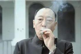 倪大红：因“丑”三次落榜，拒绝吴京《战狼3》，娶了倪萍的表妹图片