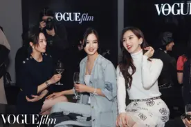 脖子短有多苦？周扬青穿垫肩被群嘲，刘诗诗穿高领却还能美出圈图片