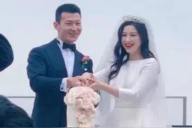 奉子成婚？朱珠婚礼誓词曝光称：可以安心做个母亲，手部浮肿明显图片