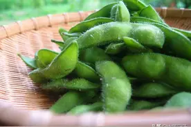 保存毛豆，老奶奶教我一招，不洗不煮，一次买50斤冻起来，特新鲜图片