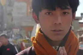 火遍全网的藏族美少年丁真，又纯又野，藏族珠宝，了解一下？图片
