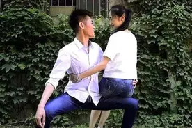 睡着后，男人下意识有这些举动，意味着他真的爱你很深，装不了的图片