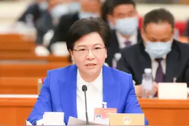 南京历史上首位女市长，上任一年后晋升为市委书记图片
