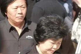 前央视主播邢质斌近照，因广告事件险晚节不保，现安心过退休生活图片