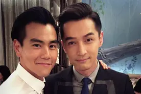 胡歌向左，彭于晏向右，两大男神殊途同归图片