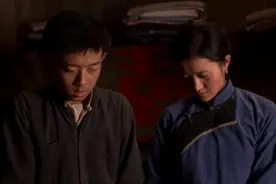 《等郎妹》揭露畸形婚俗，她用16年等丈夫长大，新婚夜却被嫌弃图片