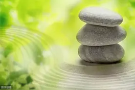 一个人是不是稳重，从这3个小习惯就能看出（值得注意）图片