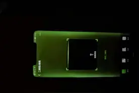 iPhone 12，绿了图片