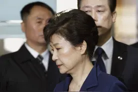 轮到文在寅反击？"亲信案"李在镕被起诉，朴槿惠又等来了坏消息图片