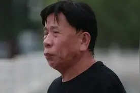 与儿子失联的7年，他懊悔不已，父子俩还能团聚吗？图片