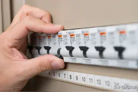 漏电开关c16，c20，c35，c40，c63 他们各个型号可以承受多少瓦？图片