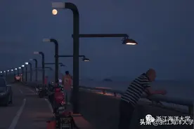 赏花赏月赏秋香，一种海大秋景，两处佳节共度！图片