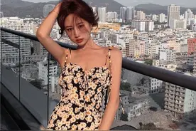 “渣女吊带”正流行！太撩了图片