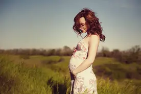 儿媳怀孕独爱酸食，婆婆高兴不已，结果真的能让婆婆如愿以偿吗？图片