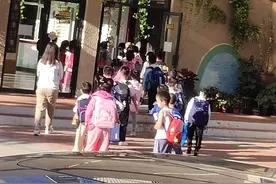 孩子收拾书包慢？早晨上学手忙脚乱？这篇亲身体验，一定有启发图片