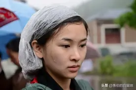 那晚，一个大雨滂沱的夜晚，一位狼狈的女人走进了我家图片