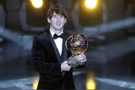首届FIFA金球奖，梅西获奖，却是争议最大的一次图片