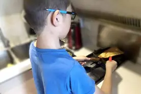 学渣都是段子手！看完学渣试卷，有一种想给满分的冲动，神逻辑图片