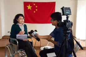 "当代保尔"张海迪：5岁高位截瘫，官至正部级，现状如何？图片