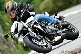 入门三缸街车新选择 凯旋Street Triple S测评图片
