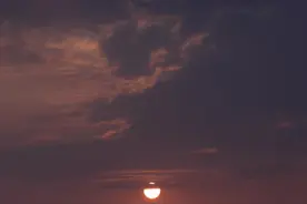 念旧的人活得像一个拾荒者图片