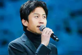 邓超替儿子诉苦，称其被家里两个女人欺负，却因涂了指甲油被调侃图片
