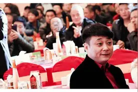 山东卫视一哥小么哥，娶北京卫视著名主持人，今45岁依旧恩爱如初图片