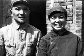 2009年卓琳逝世：灵堂低调、肃穆，不向公众开放，遗像神采奕奕图片