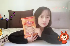 小丫试吃波利鱼趣，这真的是用鱼肉做的吗？口感怎么是这样的呢？视频封面