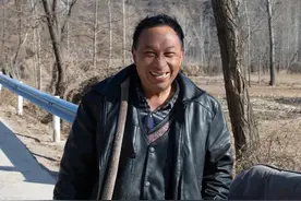 南湾村里有个能人，他倒腾玉米赚大钱图片