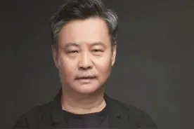 当你感到痛苦时，读一下余华的这句话，就会释然图片