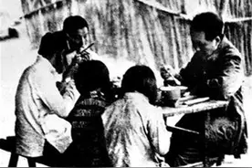 毛主席用餐老三样：辣椒、腐乳、马齿苋图片