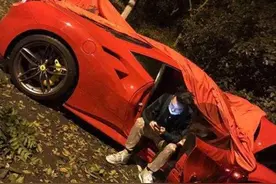 开局无敌的网游神豪：秦奋两天冲千万称霸天龙，天谕大佬力压全服图片