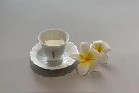 喝了七年茶，才知道自己喝的不是白茶，而是安吉白茶图片