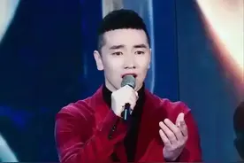 伊犁看到商机请王琪创作一首养蜂女的歌，因费用太高他们只好放弃图片