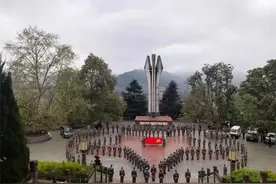 四川省巴中市平昌县预定新兵走进刘伯坚烈士纪念馆：缅怀革命先烈，传承红色基因图片