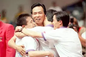 国乒永恒的经典！95年世乒赛，蔡振华带队翻身、夺回男团金牌图片