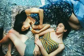 友情之上，恋人未满的“女性关系”，真美图片
