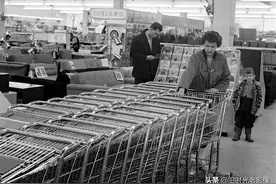 老照片：五十年代的美国超市（1957）图片