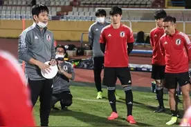 小胜越南后批评声铺天盖地，对阿曼森保一要变阵求生？图片